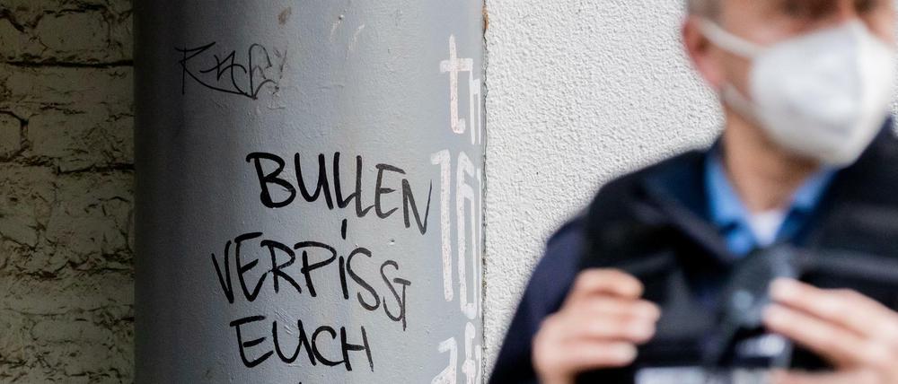 Die geplante Polizeiwache am Kottbusser Tor ist den Autonomen und vielen Linken ein Dorn im Auge. Anwohner begrüßen sie.