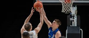 Nichts zu holen. Alba Berlin und Ben Lammers (rechts) machte gegen Heidelberg schnell klar, wer der Deutsche Meister ist. 