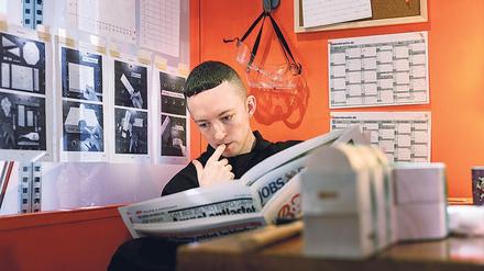 Mickey Mahar in „Contraption“: Die Installation wurde für das oktogonale Gehäuse des Schinkel Pavillons konzipiert.