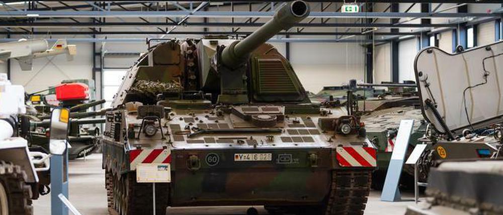 Eine Panzerhaubitze 2000 steht im Deutschen Panzermuseum Münster.