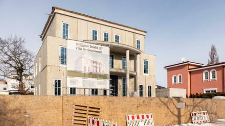 Betongold. Wer es sich leisten konnte, investierte in Immobilien. Wie die Bauherren dieser Villa in Grunewald.