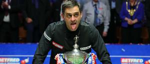 Ätsch Bätsch. Ronnie O'Sullivan feiert.