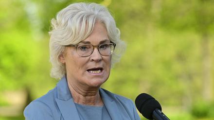 Verteidigungsministerin Christine Lambrecht bei der Kabinettsklausur auf Schloss Meseberg.