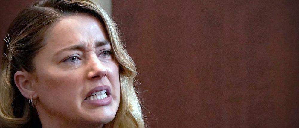 Amber Heard im Zeugenstand im Gericht des Bezirks Fairfax (Virginia).