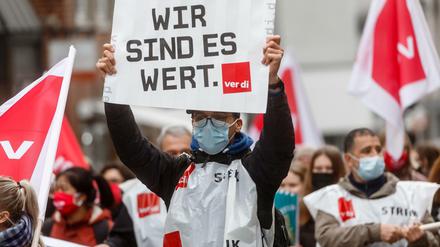 Wertschätzung zeigt sich für Gewerkschaften nicht nur in der Höhe des Gehalts, sondern auch in der Art der Mitbestimmung. 