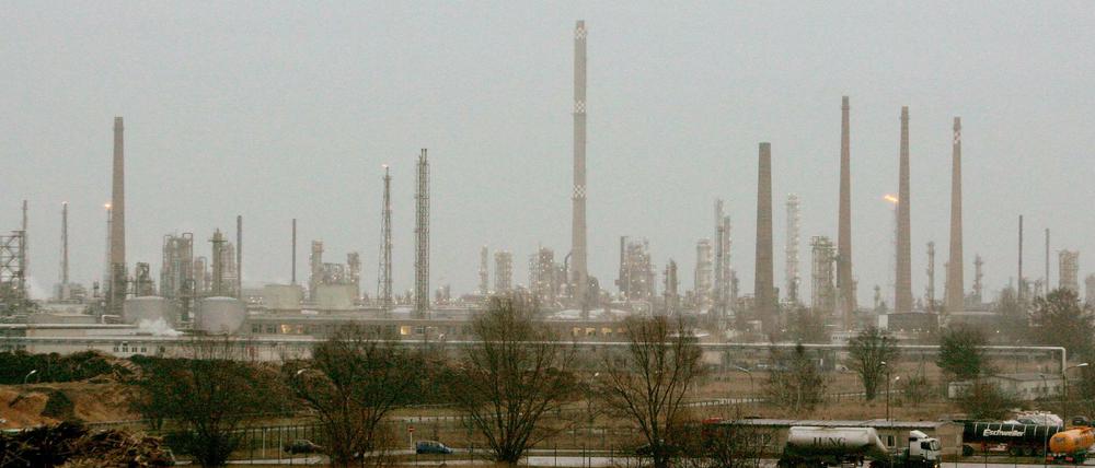 Versorgt große Teile des Nordostens mit Kraftstoffen: die PCK-Raffinerie in Schwedt.