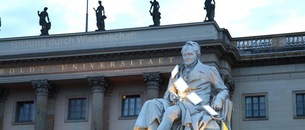 Die Humboldt-Universität - hier das Hauptgebäude Unter den Linden
