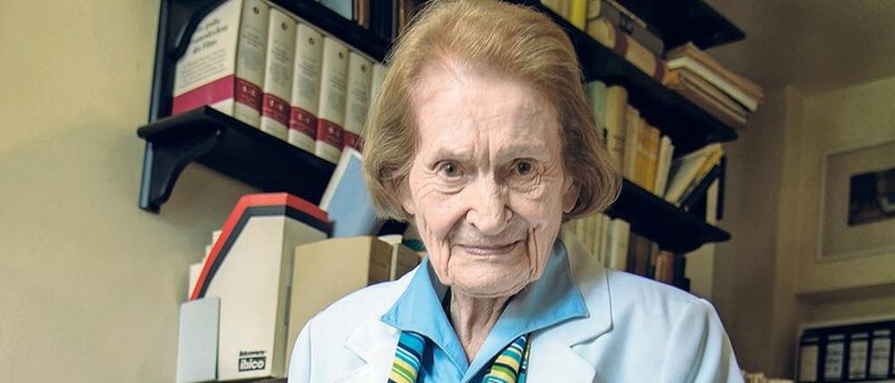 Immer noch aktiv. Maria Sommer in ihrer Villa.