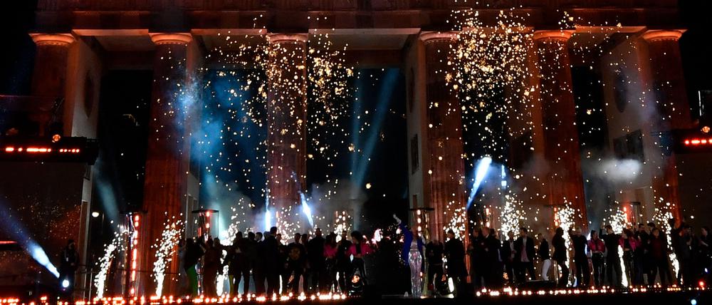 Hoffnung auf ein besseres Jahr. Silvesternacht am Brandenburger Tor.