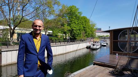 Flussbad-Initiator Tim Edler am Oberlauf des knapp zwei Kilometer langen Spreekanals.