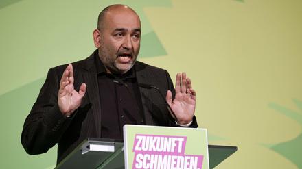 Omid Nouripour, Bundesvorsitzender von Bündnis 90/Die Grünen, spricht beim kleinen Parteitag der Grünen.