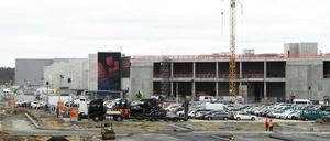 Drei Wochen nach der Eröffnung der Tesla-Gigafactory durch Elon Musk kam zum ersten Vorfall in der Produktion. 