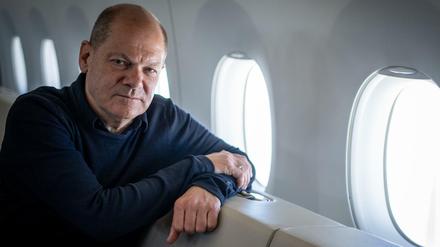 Olaf Scholz (SPD), hier auf dem Rückweg von Japan nach Berlin.
