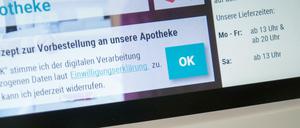 Medikamente aus dem Netz. Fragen nach Risiken und Nebenwirkungen sind bei Online-Anbietern manchmal schwieriger zu stellen als in stationären Apotheke.