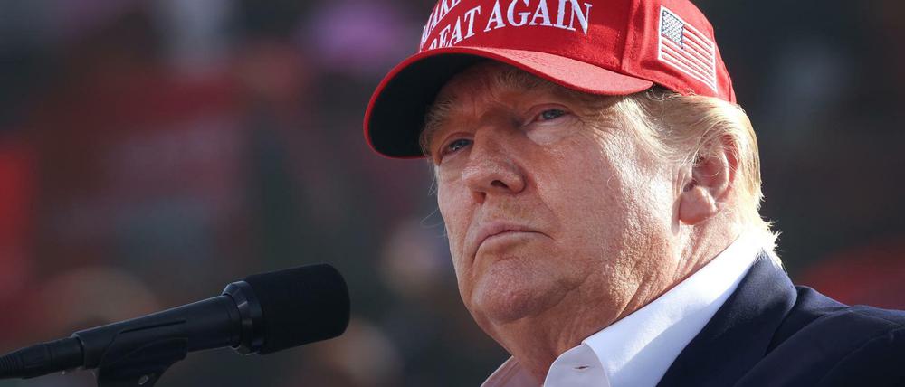 Der ehemalige US-Präsident Donald Trump während einer Rede in Greenwood, Nebraska, am 01.05.22.