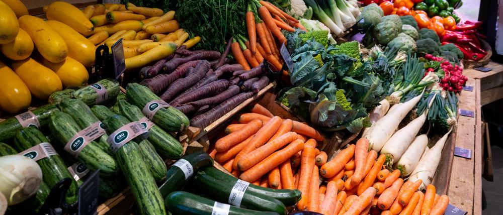 Fällt bald die Mehrwertsteuer auf Obst und Genüse? Supermarkt im oberbayrischen Neubiberg.