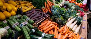 Fällt bald die Mehrwertsteuer auf Obst und Genüse? Supermarkt im oberbayrischen Neubiberg.