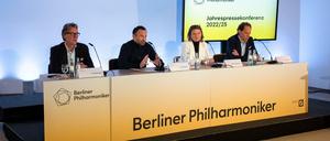 Medienvorstand Olaf Maninger, Chefdirigent Kirill Petrenko, Intendantin Andrea Zietzschmann und Orchestervorstand Knut Weber