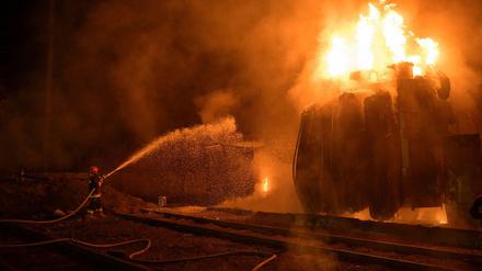 Die Raketen trafen auch drei Umspannwerke im westukrainischen Gebiet Lwiw.