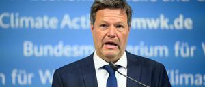 Habeck hält mit Blick auf das geplante EU-Öl-Embargo gegen Russland Versorgungsprobleme vor allem in Ostdeutschland für möglich.
