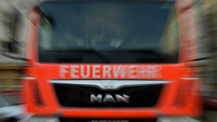 Insgesamt sieben Brandstiftungen werden dem Angeklagten zur Last gelegt, wobei es in fünf Fällen bei einem Versuch geblieben sei. 