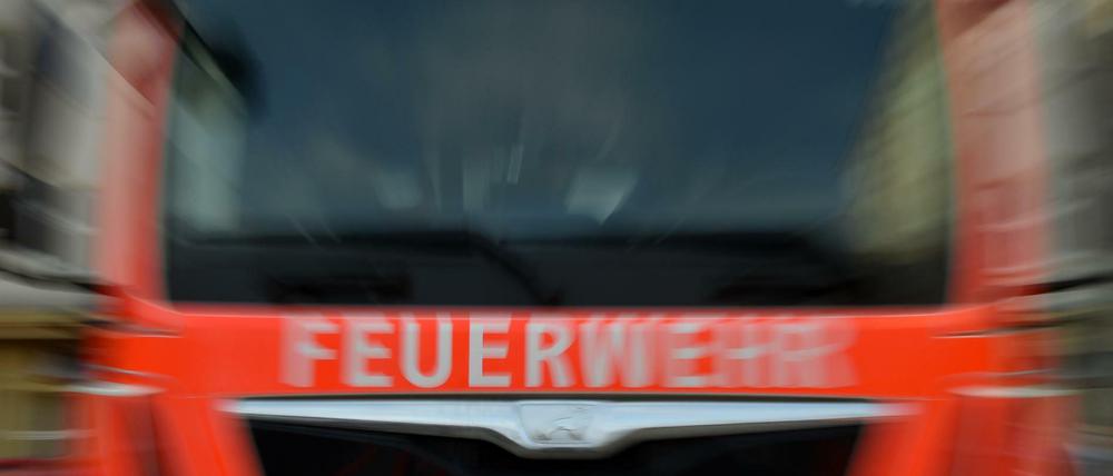 Insgesamt sieben Brandstiftungen werden dem Angeklagten zur Last gelegt, wobei es in fünf Fällen bei einem Versuch geblieben sei. 
