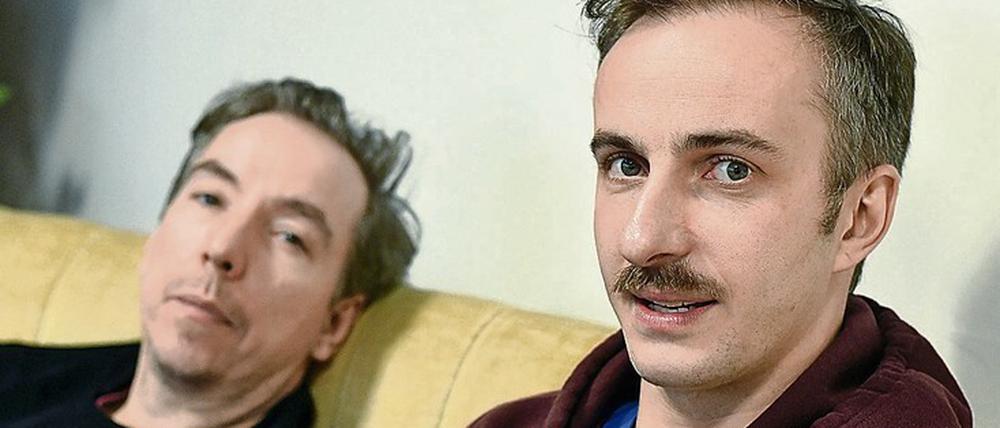 Zwischen den Smiths und Spargel.  Olli Schulz (l.) und Jan Böhmermann diskutierten im Podcast welt bewegende Fragen. Das, was diese Woche alle interessierte, ließen sie aus: den von Böhmermann betriebenen Fall des Olli-Schulz-Kumpels Fynn Kliemann.