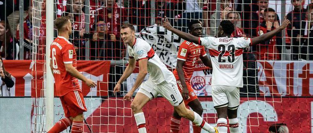 Stuttgart jubelt, hier Sasa Kalajdzic über sein 2:2 - und hofft noch auf den direkten Klassenerhalt.