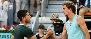Alexander Zverev (r.) blieb am Ende nur die freundliche Gratulation.