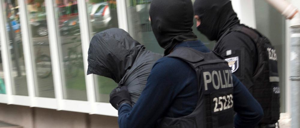 Die Berliner Polizei hat im vergangenen Jahr 849 Straftaten registriert, die sie der Clan-Kriminalität zuordnet.