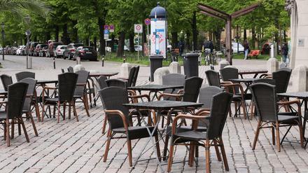 Vor einem Jahr führte die Corona-Pandemie bundesweit zu geschlossenen Restaurants, Speisen durften nur abgeholt werden. 