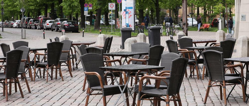 Vor einem Jahr führte die Corona-Pandemie bundesweit zu geschlossenen Restaurants, Speisen durften nur abgeholt werden.