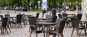 Vor einem Jahr führte die Corona-Pandemie bundesweit zu geschlossenen Restaurants, Speisen durften nur abgeholt werden. 