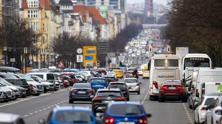 Autofahrer in Berlin müssen aktuell und in den nächsten Tagen mit einigen Staus und Einschränkungen rechnen.