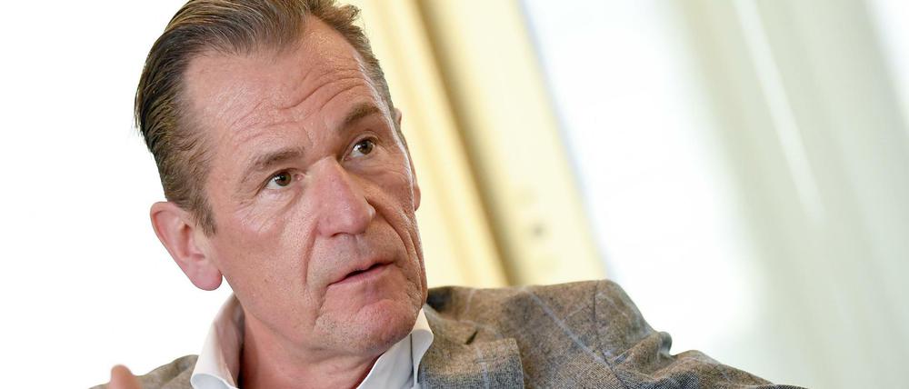 Hat Springer-Chef Döpfner in seiner Doktorarbeit abgeschrieben? Die Uni Frankfurt prüft.