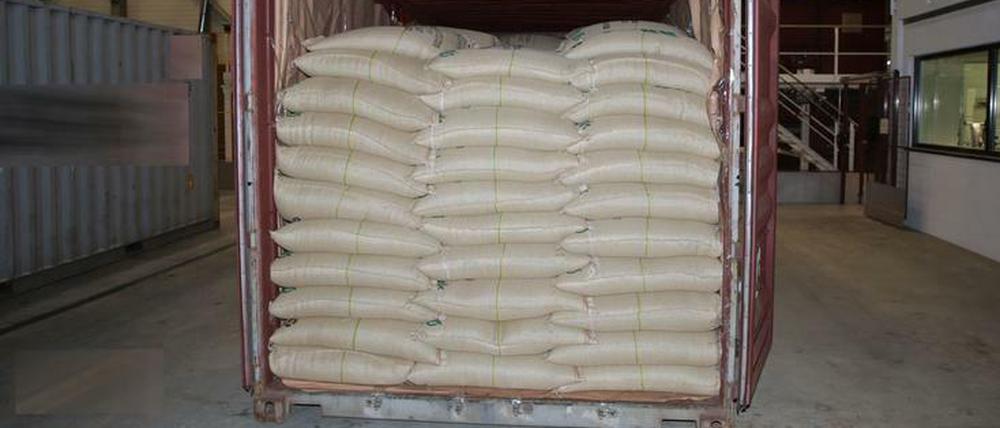 Mitarbeiter einer Nespresso-Fabrik in Romont, Schweiz entdecken mehr als 500 Kilogramm Kokain.