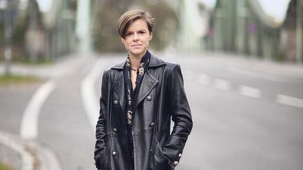 „Sich einmischen ist besser“. Antje Rávik Strubel. Die Autorin und Buchpreisträgerin hat den zweiten Brief an Scholz unterzeichnet, der für die Waffenlieferungen plädiert. 
