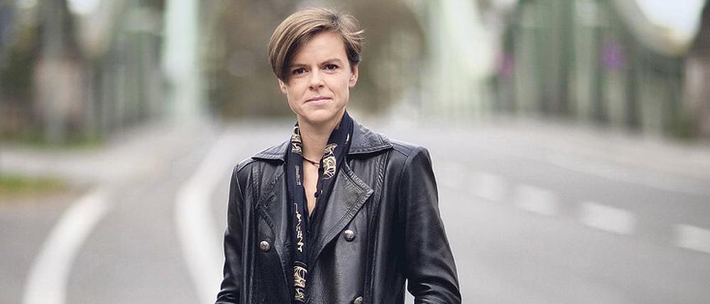 „Sich einmischen ist besser“. Antje Rávik Strubel. Die Autorin und Buchpreisträgerin hat den zweiten Brief an Scholz unterzeichnet, der für die Waffenlieferungen plädiert. 
