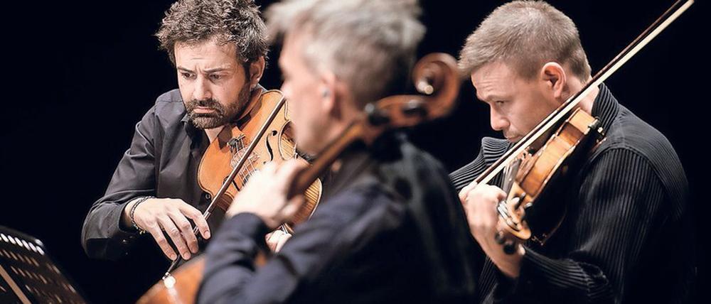 Konzentration und Leidenschaft. Das Ensemble Epitaph bei einem Auftritt für das „Experimental Concert Research“. 
