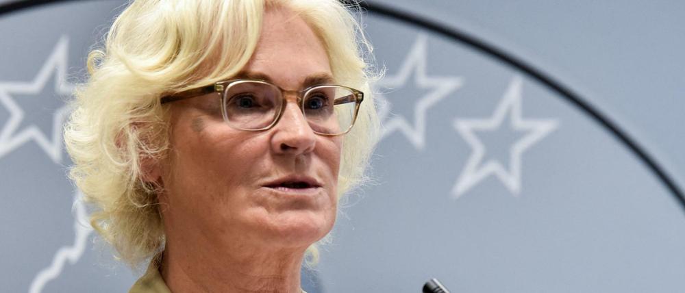 Die Union wirft der Verteidigungsministerin Christine Lambrecht „mangelndes Fingerspitzengefühl“ vor.