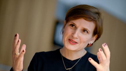 Wirbt für die Registrierung als Flüchtling: Katja Kipping (Linke), Senatorin für Integration, Arbeit und Soziales