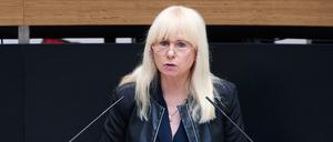 Iris Spranger (SPD), Senatorin für Inneres, Digitalisierung und Sport spricht in der Plenarsitzung im Berliner Abgeordnetenhaus .