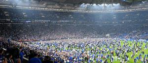 Auf Schalke feierten zuletzt tausende Anhänger den Aufstieg von S04 hautnah mit den Spielern.