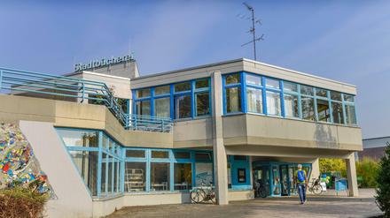 In der Bezirkszentralbibliothek Tempelhof-Schöneberg sind wieder Bücher zerstört worden.