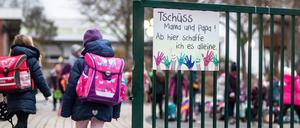 Grundschulkinder sind im Verkehr besonders gefährdet (Symbolbild). 