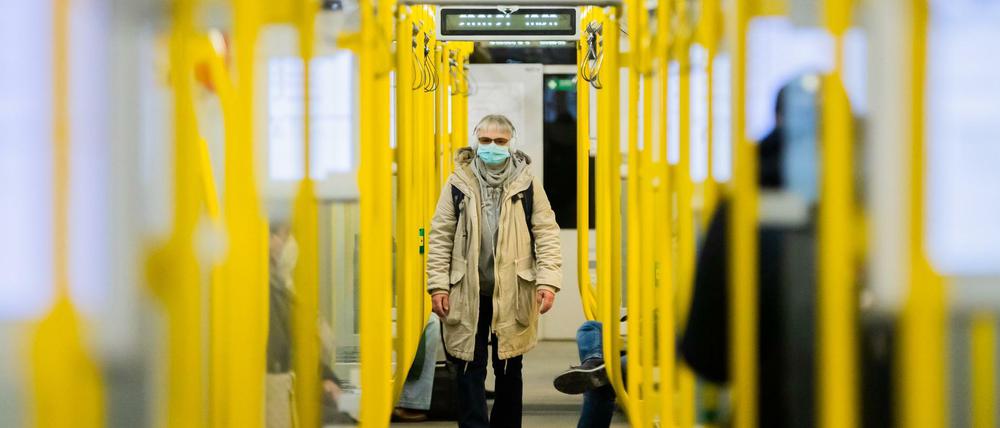 In Berlin gilt die FFP2-Maskenpflicht in Bussen und Bahnen.