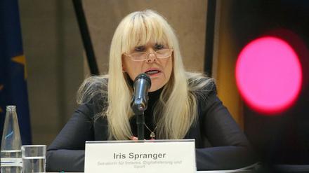 „Ich dulde keine Rechtsextremisten in Berliner Sicherheitsbehörden“, sagte Berlins Innensenatorin Iris Spranger (SPD) zu den Ergebnissen des Berichts.