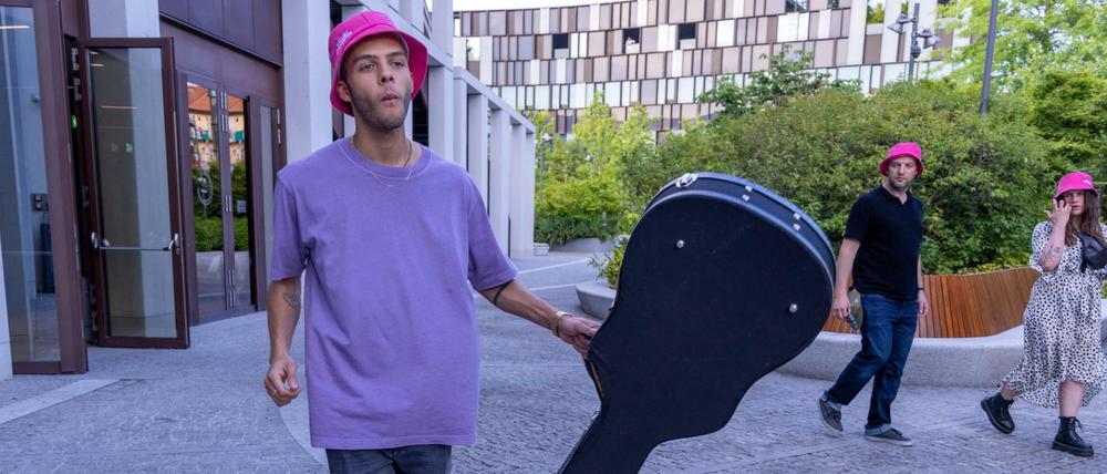 Malik Harris aus Deutschland nach dem Empfang der Deutschen Botschaft vor dem Eurovision Song Contest (ESC).