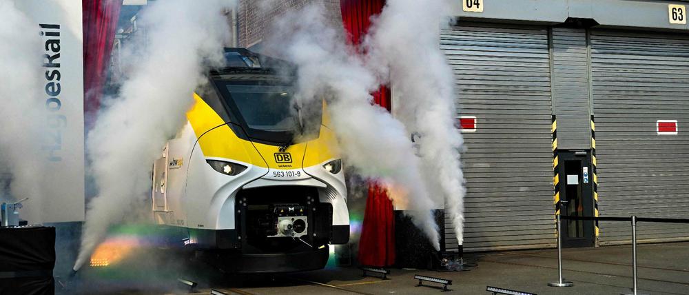 Enthüllung des Siemens Mireo Plus H Zugs am 5. Mai 2022.
