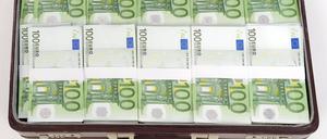 Illegale Immobiliengeschäfte werden gerne mit Geldkoffern abgewickelt.  